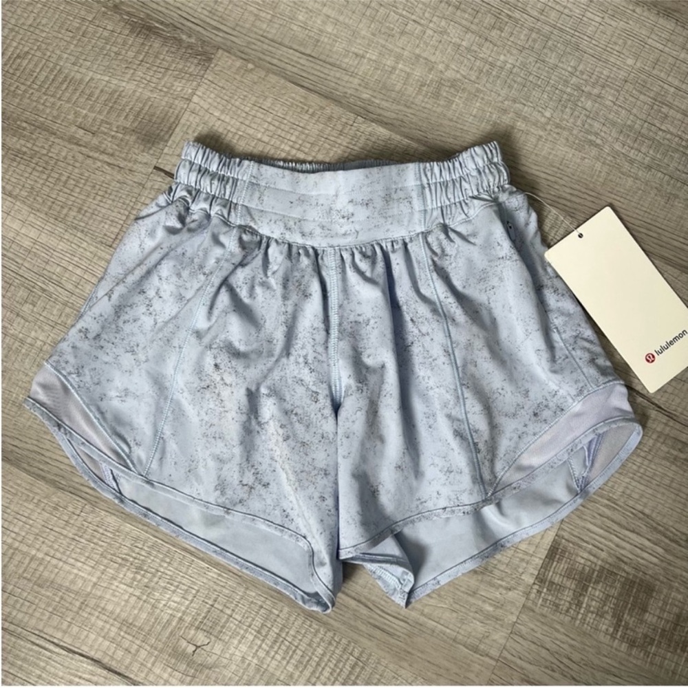 NEW LULULEMON Hotty Hot High-Rise Lined Short 4"
Gravel Dust Pastel Blue Sise 2 - Picture 8 of 16